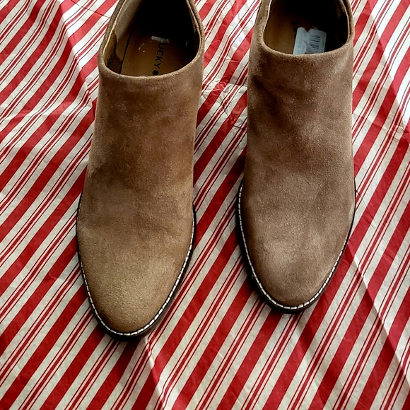 Lucky Brand’s 100% Leather Brown Tan Ankle Bootie - Picture 3 of 8